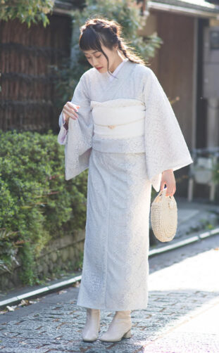 White and Light Blue Lace Kimono with a Dignified Impression