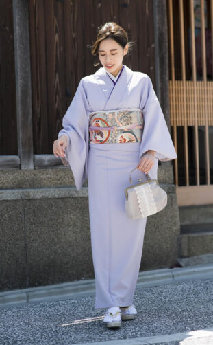 Simple and Neat Pale Purple Kimono